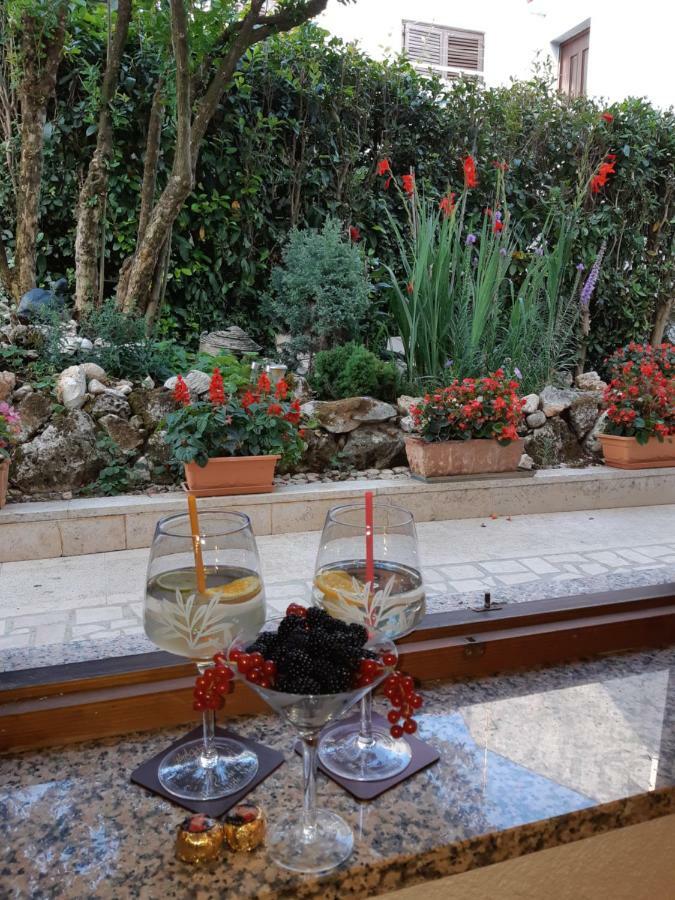 Taverna Coctel Porec Exterior photo